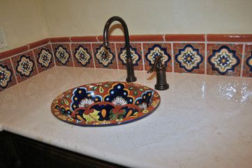 Mexican Sink Bathroom Ideas, Talavera Tiles Bathroom, Outdoor Powder Room, Hacienda Style Bathroom, Mexican Bathroom Ideas, Hacienda Bathroom, Mexican Tile Backsplash, Talavera Bathroom, Mexican Tile Bathroom