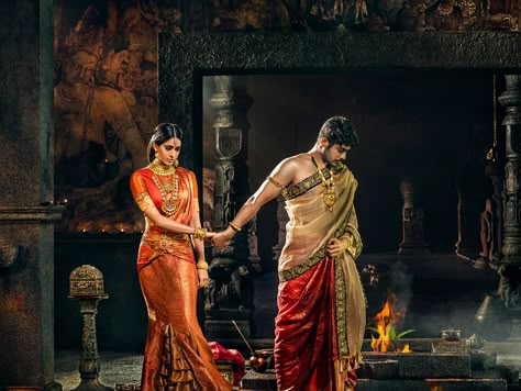 Vedic Wedding, Best Indian Wedding Dresses, Indian Marriage, Sister Poses, Indian Bridal Photos, Indian Wedding Couple Photography, Sanatan Dharma, Traditional Blouse Designs, Indian Wedding Couple