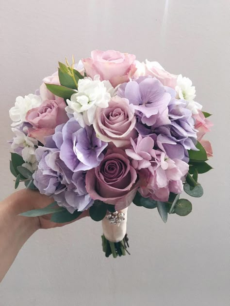 Pink And Lilac Bouquet, Lavender Bouquet Wedding, Heather Bouquet, Purple Bride Bouquet, Purple Flowers Wedding, White Wedding Flowers Bouquet, Purple White Wedding, Pink Purple Wedding, Prom Bouquet