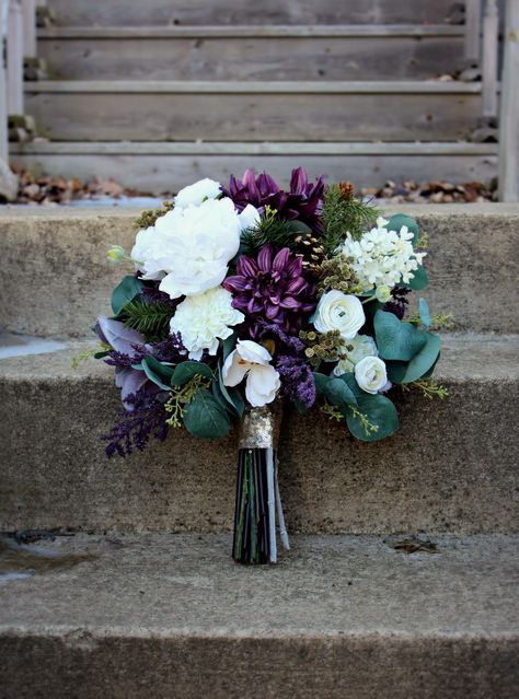 Purple, white and gold winter bridal bouquet Purple And Green Bridal Bouquet, Bridal Bouquet Purple, Green And White Wedding Flowers, Bridal Shower Decorations Elegant, Fall Bridal Bouquet, Winter Bridal Bouquets, Bridal Shower Prizes, Bridal Parties Colors, Wedding Wishing