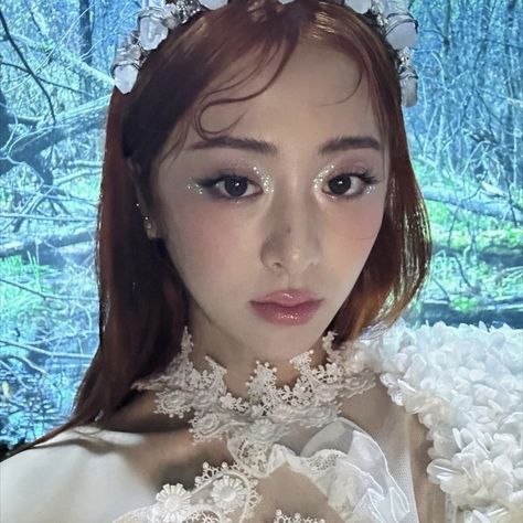 le sserafim yunjin Yunjin Selca, Croatia National Team, Yunjin Pfp, I Am Not Afraid Of Storms, Yunjin Icon, Lesserafim Yunjin, Vocal Training, Le Sserafim Yunjin, Lee Sserafim