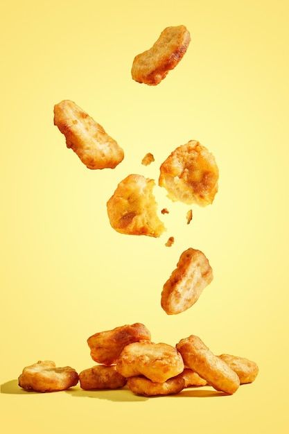 Nugget Photography, Mcdonalds Nuggets, Flying Chicken, Creative Burger, Shop Name Ideas, Product Advertising, Draw Tutorial, Nigiri Sushi, Posts Ideas