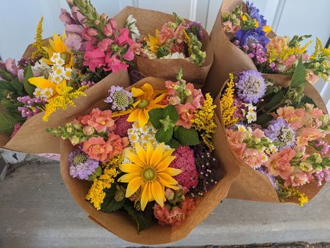 Farmers Market Flower Arrangements, Spring Market Bouquet, Market Flower Bouquet, Cut Flower Bouquet Recipe, Farmers Market Flowers Bouquets, Market Bouquets Fresh Flowers, Farmers Market Flower Display, Sego Lily Flower, Farmers Market Bouquet