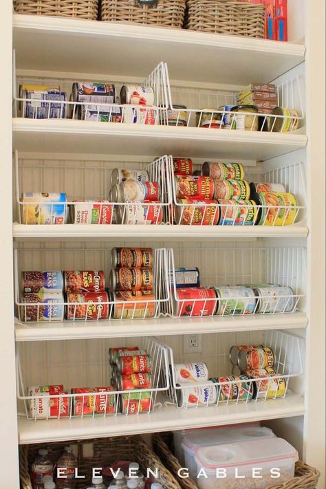 Wire Bins for All Your Cans #pantry #storage #organization #decorhomeideas Small Pantry Organization Ideas, Pantry Hacks, Pantry Redo, Best Kitchen Organization, Pantry Storage Ideas, Beautiful Pantry, Organization Ideas Kitchen, Kitchen Organization Hacks, Dream Pantry