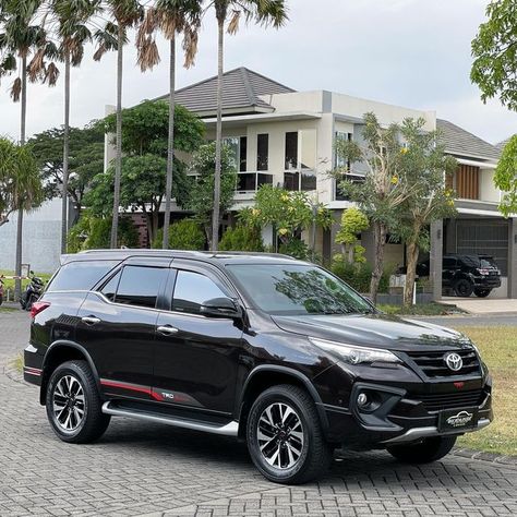 Mobil Fortuner, Hilux Revo, Successful Person, Toyota Innova, Toyota 4x4, Paper Background Texture, Vision Board Inspiration, Healthy Lifestyle Motivation, Background Texture