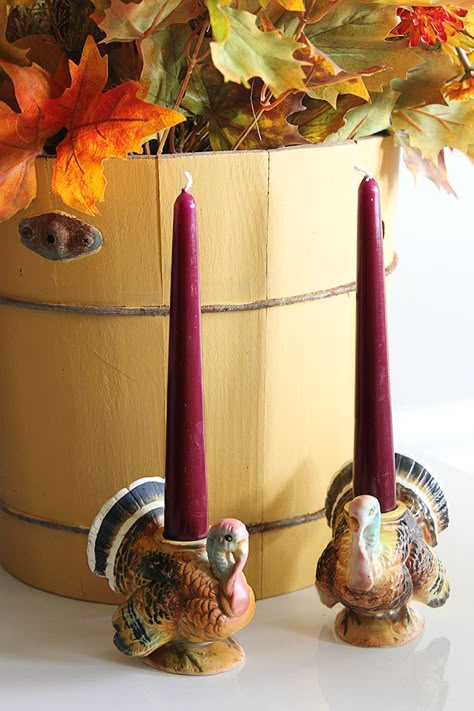 Vintage Thanksgiving turkey decor - Napcoware turkey candle holders Thanksgiving Turkey Images, Thanksgiving Turkey Decor, Thanksgiving Vintage, Fun Thanksgiving Desserts, Preschool Crafts Fall, Holiday Decor Thanksgiving, Turkey Decor, Retro Thanksgiving, Thanksgiving Pictures