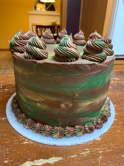 Camoflauge Cake Buttercream, Camo Birthday Cake For Men, Diy Camo Cake, Camouflage Cake Buttercream, Camo Cakes For Men, Camo Buttercream Cake, Camo Cake Ideas, Camo Cakes For Boys, Camoflauge Cake