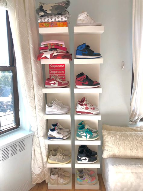 Hypebeast, sneaker head wall. Jordan Shoe Shelf, Place To Put Shoes In Bedroom, Cute Shoe Shelf, Room With Shoes On The Wall, Sneaker Shelf Ideas, Shoe Shelf Aesthetic, Shoe Wall In Bedroom, Shoe Room Ideas, Jordan Shelf