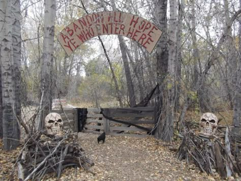 Scary Halloween Walk Through, Walk Through Haunted House Ideas, Diy Haunted Woods Ideas, Diy Haunted Trail Ideas Forest, Haunted Enchanted Forest, Spooky Walk Ideas, Haunted Woods Decorations, Diy Halloween Trail Ideas, Haunted Walk Ideas