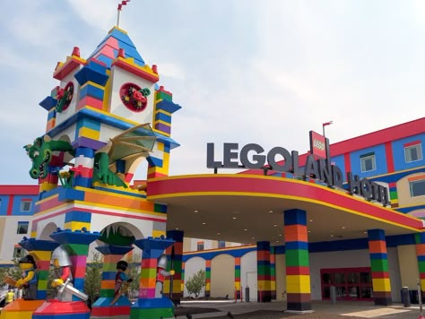 After more than a year of waiting, Legoland New York Resort is officially fully open today with the debut of Legoland Hotel: Noel Decor, Kid Friendly Vacations, New York Hotel, Legoland California, Places I Wanna Visit, Candy Toys, Best Christmas Toys, Disney World Rides, Hotel Exterior