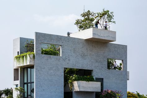 Gallery of Binh House / VTN Architects - 15 Vtn Architects, 3d Printed House, Water House, Concrete Home, Exposed Concrete, Concrete House, Sustainable Architecture, House Architecture Design, Sustainable Home