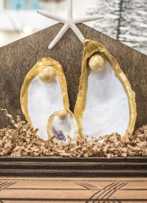 Holiday Seashell Crafts, Beach Nativity Scene, Nativity Made From Shells, Oyster Shell Manger Scene, Ornaments With Shells, Oyster Nativity Scene, Oyster Shell Santa Ornaments, Christmas Shell Crafts Ideas, Seashell Christmas Crafts