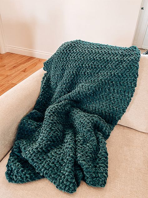 Movie Nights Throw – Easy Chunky Crochet Blanket - CJ Design Blog Maple Beanie, Cj Design, Chunky Blanket Pattern, Crochet Turtle Pattern, Chunky Crochet Blanket Pattern, Beanie Knitting, Crochet Throw Pattern, Chunky Crochet Blanket, Bernat Blanket