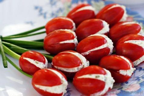 Tomato Tulips, Vegetable Platter, Snacks Für Party, Best Appetizers, Food Presentation, Finger Food, Creative Food, Appetizer Snacks, Cherry Tomatoes