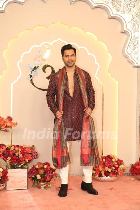 Varun Dhawan at Anant Ambani and Radhika Merchant's Wedding Ceremony Varun Dhawan Kurta, Anant Ambani, Wedding Kurta, Wedding Kurta For Men, Web Software, New Television, Celebrity News Gossip, Stock Market Investing, Celebration Gif