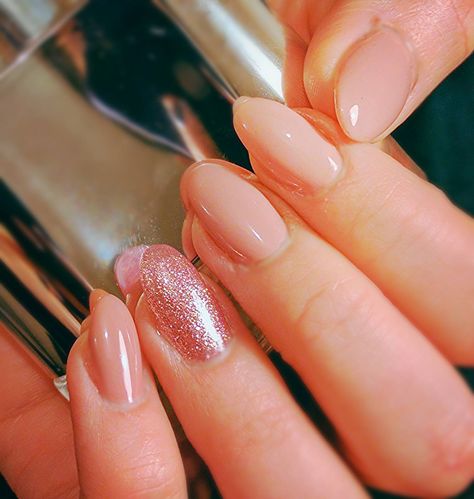 #nails #acrylic #designs #gel #love Nail Extensions Shapes, Gel Extension Nails, Gel Nails Shape, Glitter Gel Nail Designs, Gel Nails Long, Bright Nail Designs, Extension Nails, Natural Gel Nails, Gel French Manicure