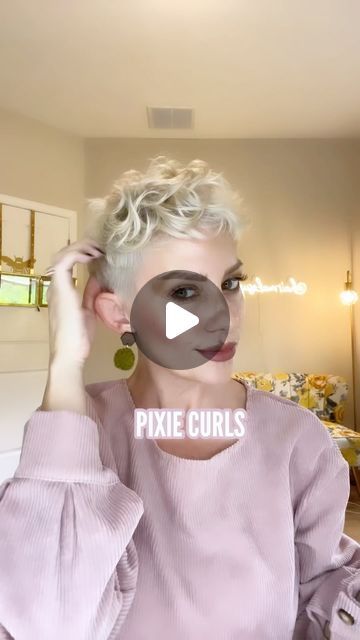 4,004 likes, 122 comments - hairmakesupbee on November 15, 2022: "Pixie Curls created with the Breezy Curl 2-in-1 Cool Air Styler from @stylecraftpro To create these curls you just take a section of hair, put it in between the Breezy Curl plates like a flat iron, then roll the Breezy Curl like it’s a round brush and release by opening the plates up right when you get to the ends of hair. You can find the Breezy Curl 2-in1 Cool Air Styler at stylecraftus.com save 15% with code HAIRMUBEE15 I Curling Pixie Hair Tutorials, How To Curl Short Pixie Hair, Curling Pixie Hair With Flat Iron, Curl Very Short Hair, Curling A Pixie Haircut, Pixie With Curls, Curling Short Hair With Flat Iron, Styling Short Hair Pixie Tutorials, Curling Pixie Hair