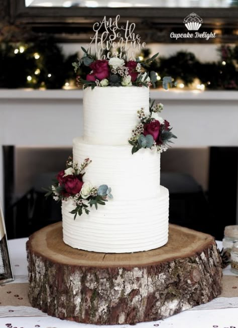 Wedding Cake Burgundy Flowers, Textured Buttercream Cake, Cakes With Flowers, Vintage Pasta, Textured Buttercream, Burgundy Wedding Cake, Cakes Flowers, Wedding Themes Spring, 3 Tier Wedding Cakes