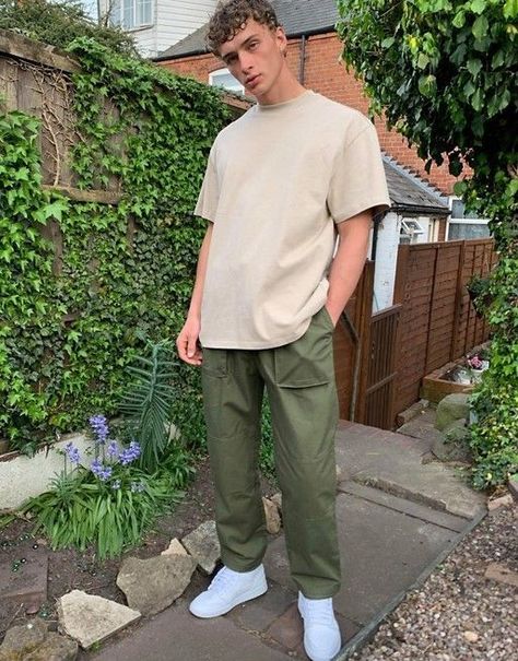 Green Cargo Pants Outfit Men, Cargo Outfit Men, Green Trousers Outfit, Green Cargo Pants Outfit, Cargo Pants Outfit Men, Green Pants Outfit, Cargo Outfit, Streetwear Winter, Pants Outfit Men