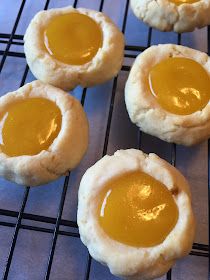 Live... Bake... Love...: Passion Fruit Curd Shortbread Cookies #creativecookieexchange Passion Fruit Curd Desserts, Passionfruit Dessert, Fruit Curd, Passion Fruit Curd, Passionfruit Recipes, Tropical Drinks, Fruit Cookies, Cake Fillings, Hawaiian Food