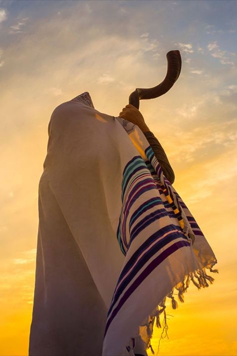 A man in a tallit, a Jewish prayer shawl, blowing the shofar. (Image: Adobe Stock/John Theodor) Yom Teruah, Happy Rosh Hashanah, High Holidays, Jewish New Year, Jewish Heritage, Rosh Hashana, Yom Kippur, New Year 2022, Gods Glory