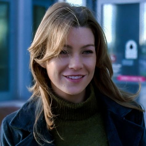 Meredith Grey Haircut Season 1, Young Meredith Grey, Meredith Grey Hair, Meredith Grey's Anatomy, Medical Series, Bridget Jones Diary, Lexie Grey, Crimal Minds, Ellen Pompeo