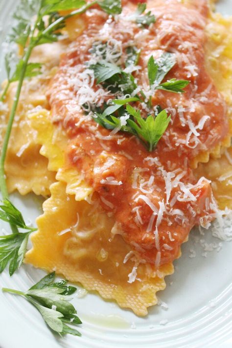 The Only Rose Sauce Rose Sauce Recipe, Ravioli Sauce Recipe, Vegetable Ravioli, Rose Pasta, Ravioli Sauce, Ravioli Recipe, Crustless Quiche, Pasta Sauce Recipes, Fresh Pasta