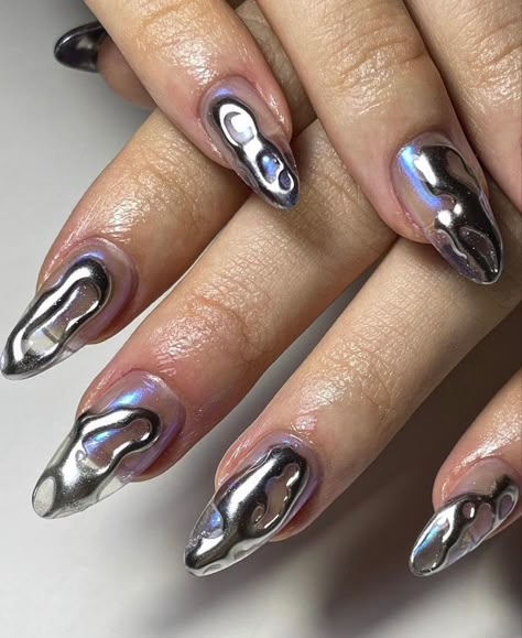 Liquid Metal Nails, Vanessa Nails, Summer Chrome Nails, Alien Nails, Nail Ideas For Spring, White Summer Nails, Metal Nails, Chrome Manicure, Chrome Nail Polish