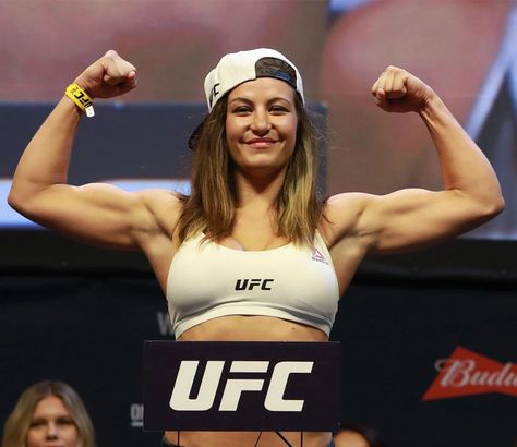 The Hottest (and Deadliest) Female UFC Fighters of All Time Female Mma Fighters, Lauren Murphy, Deadly Females, Miesha Tate, Ufc Women, Female Martial Artists, Ufc Fighters, Mma Women, Female Fighter