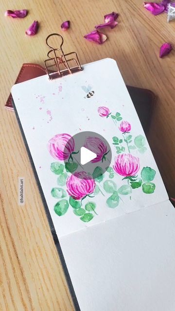 Jasmin Haltilahti on Instagram: "Let's paint some clover flowers! 🍀

I hope you enjoy this mini tutorial and have a beautiful day!💗💕✨

#aquarelle #watercoloart #watercolorpainting #watercolordaily #watercolordailyart
#watercolorpaintings #watercolordoodle #watercolorsketching #loosewatercolor
#flowerpaintings #botanicalpaintings #looseflorals #loosefloralswatercolor
#wildflowerart #wildflowerwatercolor #daisypainting #daisypaintings #watercolorpoppies #poppies #watercolorcherryblossoms
#doodlewashmarch2024 #artskillplace  #artistsofinstagram #watercolorweekly #worldofartists #artoftheday" Mini Tutorial, Watercolor Poppies, Daisy Painting, Clover Flower, Loose Watercolor, Easy Watercolor, Watercolor Sketch, Have A Beautiful Day, A Beautiful Day