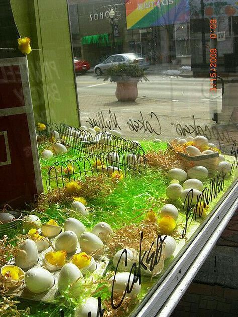 Store Display Ideas Visual Merchandising, Easter Store Window Display, Store Display Ideas, Easter Window Display, Snacks For Diabetics, Window Display Ideas, Spring Window Display, Easter Window, Easter Display