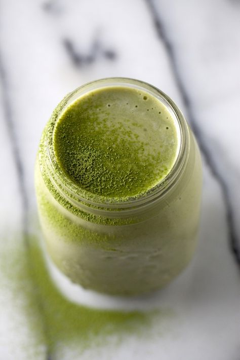 Matcha Green Tea Smoothie Nov 2015 from The Healthy Chef ~ Teresa Cutter Perfect Smoothie Recipe, Cacao Nibs Recipes, Matcha Green Tea Smoothie, Green Tea Dessert, Matcha Coconut, Green Tea Diet, Coconut Smoothie Recipe, Green Tea Smoothie, Tea Smoothie