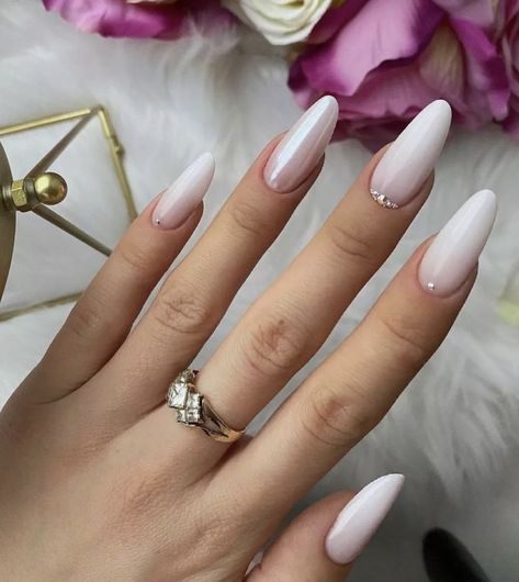 Nail Art Mariage, Baby Boomers Nails, Nails Neutral, Bridal Nails Designs, Unghie Sfumate, Nagellack Trends, Milky Nails, Casual Nails, Wedding Nails Design