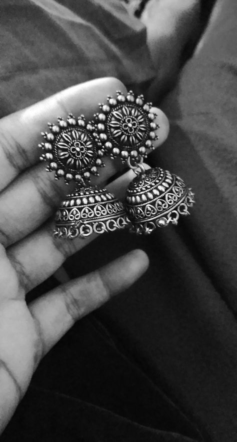 Jumka Snap, Jhumkas Aesthetic Snap, Jhumka Snap, Jhumkas Aesthetic, Hidden Pics, Bugatti Wallpapers, Movie Hall, Emoji For Instagram, Bollywood Hairstyles