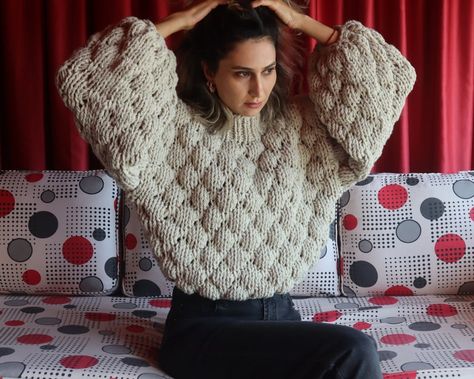 Bubble Pattern, Oversize Pullover, Handmade Knitwear, Pullover Mode, Baby Hats Knitting, How To Purl Knit, Oversized Knitted Sweaters, Crochet Shirt, Chunky Knitwear