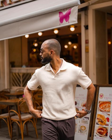 To all Bald men, style is your superpower. Dressing elegantly is more than trends; it’s a statement of self-respect and confidence. I took this shot in the streets of Istanbul to show how the right outfit can elevate your presence. . . . #baldmen #fashioninspo #istanbul #streetstyle Bald men fashion | Elegant dressing for bald men | Bald men style tips | Confidence in fashion | Street style| Stylish bald men | Outfit inspiration for bald men Bald Men Fashion, Men Fashion Elegant, Men Outfit Inspiration, Tips Confidence, Bald Men Style, Elegant Dressing, Bald Man, Fashion Street Style, Bald Men