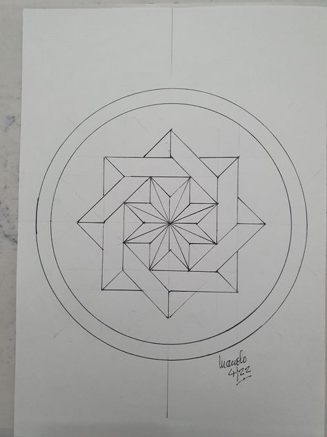 Geometry Rangoli Designs, Geometric Rangoli Designs, Sacred Geometry Art Mandalas, Geometry Art Design, Geometric Patterns Drawing, Pookalam Design, Geometric Shapes Drawing, Doodle Art Flowers, Rangoli Side Designs