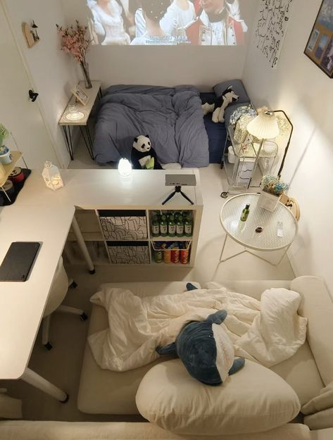 Interesting Bedroom Layout, Narrow Room Ideas, Long Bedroom Layout, Cherry Room, Small Apartment Room, Nice Rooms, Apartment Stuff, Room Hacks, Bedroom Layout