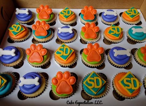 Scooby Doo Cupcake Cake, Scooby Doo First Birthday Party Ideas, Scooby Doo Treats, Scooby Doo Birthday Party Ideas Cake, Scooby Doo First Birthday, Scooby Doo Party Ideas, Scooby Doo Themed Party, Diy Scooby Doo Birthday Party Ideas, Scooby Doo Baby Shower Ideas