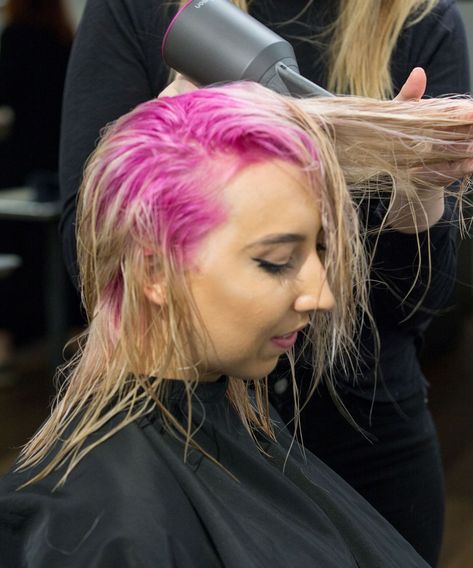 It's the opposite of natural-looking. Pink Roots, Magenta Hair Colors, Shadow Roots, Blonde Hair With Roots, Blonde Dye, Magenta Hair, Dyed Hair Pastel, Bold Hair Color, Cool Blonde Hair