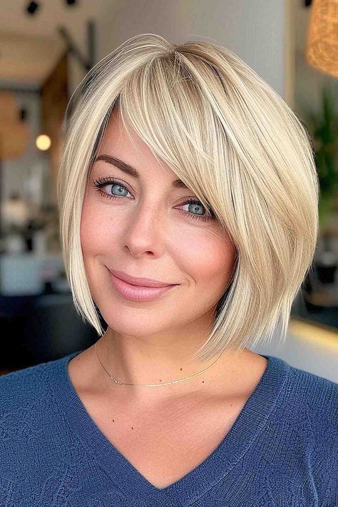 The Best Short Haircuts of 2024 - Cuts & Hues Summer Bobs 2024, Bobs Haircuts 2024, Blonde Bob Hairstyles With Bangs, Fine Hair Bangs, Ice Blonde Hair, Messy Bob Hairstyles, Silver Blonde Hair, Blonde Bob Hairstyles, Dimensional Blonde