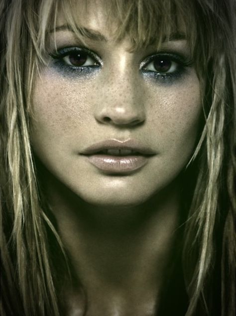 Cameron Richardson (freckles) Cameron Richardson, Tv Music, Music People, Music Games, Read Image, Beauty Face, Woman Face, Pretty People, Blonde