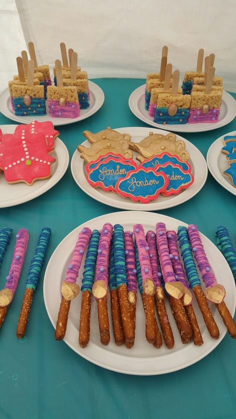 Shimmer and shine pretzels Princess Jasmine Party Food, Shimmer And Shine Birthday Party Ideas, Aladdin Themed Desserts, Shimmer And Shine Cupcakes, Shimmer And Shine Cake, Shimmer And Shine Birthday, Princess Jasmine Birthday, Birthday Snacks, Jasmine Birthday