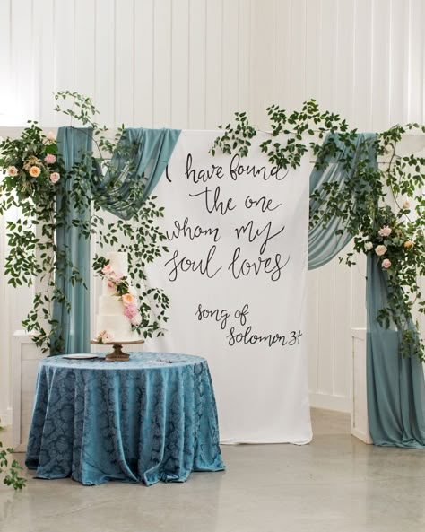 28 Unique Ways to Show Off Your Favorite Quotes at Your Wedding Romantic Sayings, Farmhouse Wedding, Marquee Wedding, Southern Weddings, Funny Phrases, Wedding Quotes, Wedding Stage, Wedding Deco, Wedding Vows