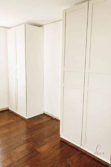 We recently did a complete mudroom makeover using an awesome IKEA hack! We are thrilled with how our budget-friendly mudroom makeover turned out. Subscribe to my blog for more DIY & decorating ideas. We actually started out with a completely bare wall and decided to make mudroom storage on the wall, since it sits right at our side entrance. Here's the before: This room had been a lot of things, including an office and a playroom. We were never really satisfied with it and decided t… Ikea Hack Mudroom Entryway, Mudroom Built Ins, Ikea Diy Hack, Ikea Hack Side Table, Trofast Ikea, Ikea Cabinet, Mudroom Storage, Diy Decorating Ideas, Garage Mudroom