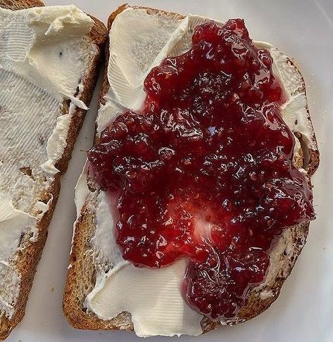 Jamming Aesthetic, Brunch Toast, Jam Aesthetic, Aesthetic Red Wallpaper, Food Core, Cottage Core Cottage, Wallpaper Coquette, Coquette Core, Core Cottage