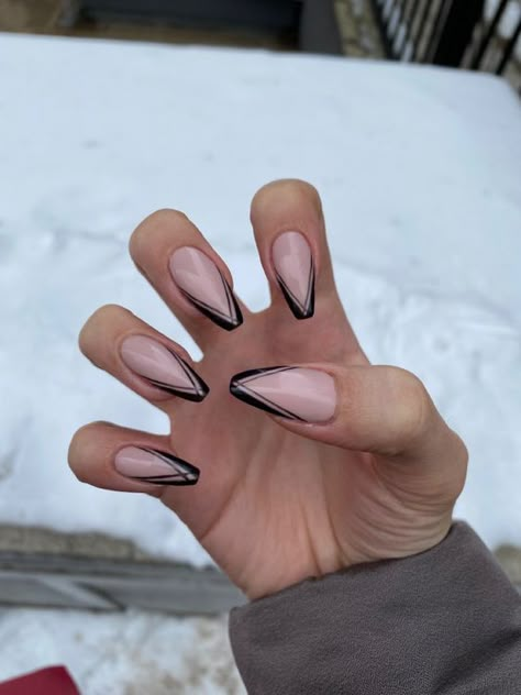 Nails French Ideas Black, Ballerina Nails Black Design, Nails French Ideas Elegant, Ballerina Nails Black French, Black Formal Nails Classy, Elegant Ballerina Nails, Professional Business Nails Classy, Black French Tip Nails Ballerina, Ballerina Nails Designs Ideas Classy