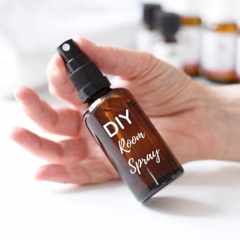 Diy Room Mist Spray, Homemade Room Spray, Air Freshener Recipes, Room Spray Recipe, Diy Room Spray, Room Mist, Homemade Air Freshener, Bathroom Spray, Homemade Essential Oil