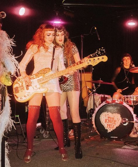 Kittie Band Fashion, 1970s Groupie Fashion, Glam Rock 70s Fashion, 60s Alternative Fashion, 70s Metal Fashion, 80s Groupie Aesthetic, 70s Glam Rock Outfit, Classic Rock Aesthetic Outfits, 70s Rockstar Aesthetic