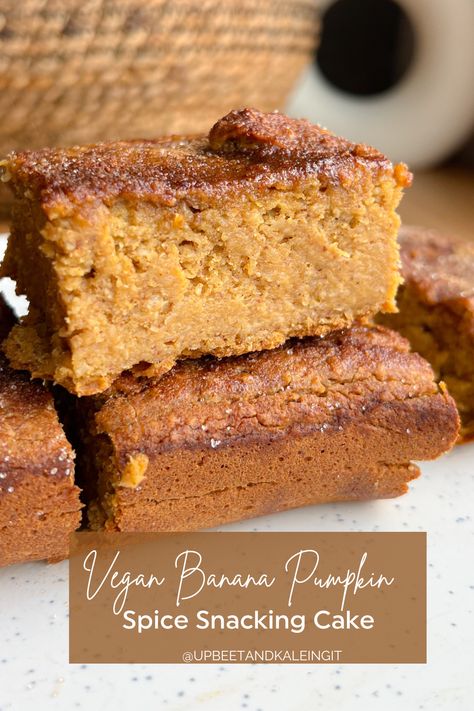 Vegan Banana Pumpkin Spice Snacking Cake - Upbeet & Kaleing It Banana Cake Vegan, Pumpkin Spice Banana Bread, Banana Recipes Overripe, Snacking Cake, Fudgy Cake, Vegan Pumpkin Spice, Pumpkin Banana, Vegan Cake Recipes, Vegan Banana Bread